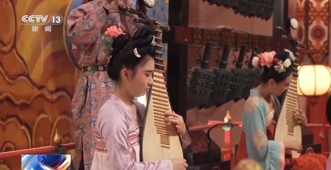 沉浸式体验升级。西安这个主题街区,从书卷中唤醒了盛唐盛世。