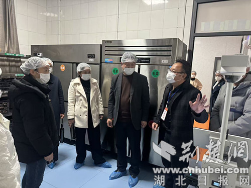 云阳区白山馆町举办学生食堂开放日