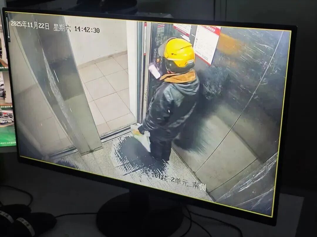 闻到燃气泄漏，外卖小哥这波操作，全网点赞！