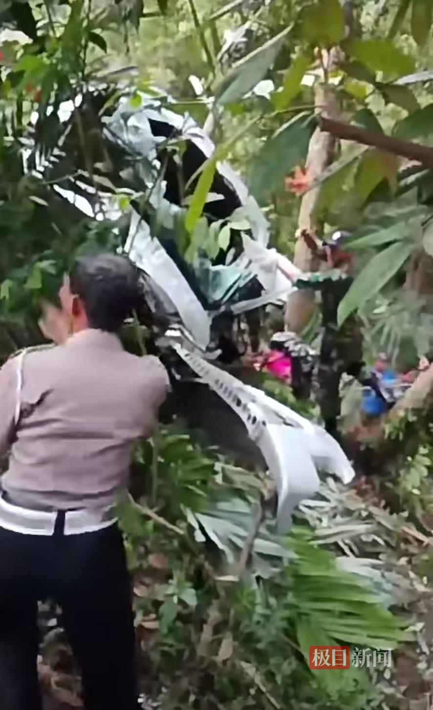 巴厘岛发生车祸，造成5名