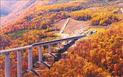 东北省际高铁首次形成闭环。会给当地带来哪些