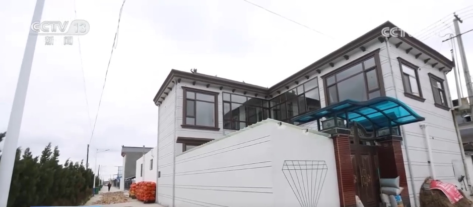 通过从地球收集热量，人们可以在冬天取暖。地