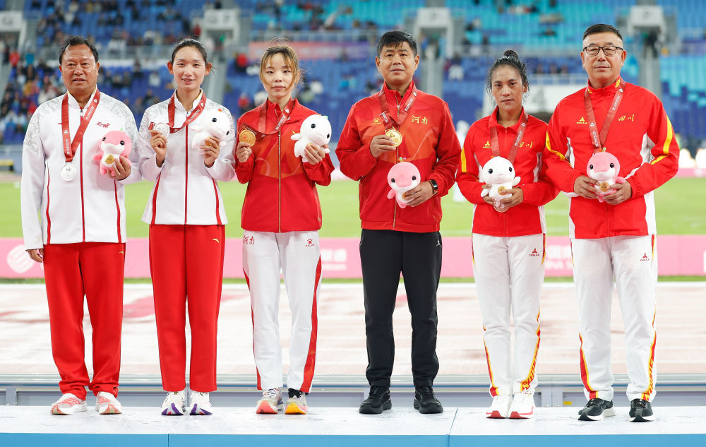 全运会丨梁甜甜夺得女子5000米田径冠军