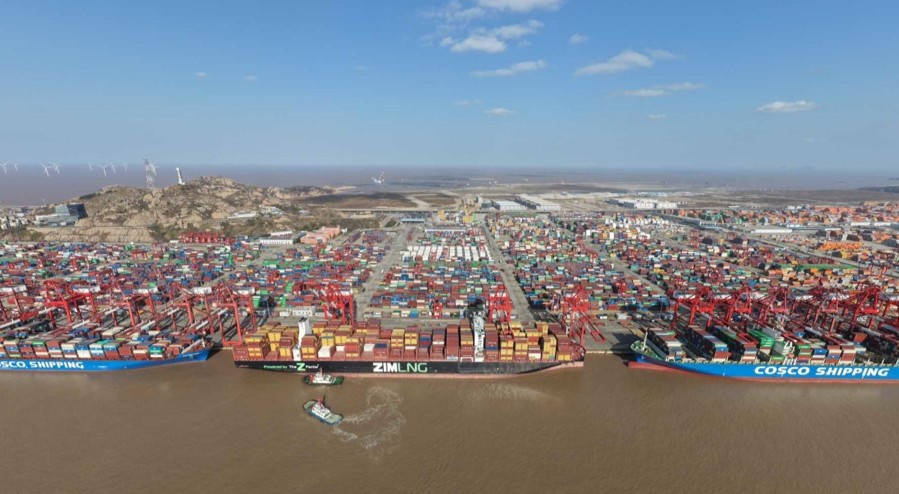 提前破5000万标箱！上海港今年集装箱吞吐量有望再创新高，连续16年蝉联全球第一