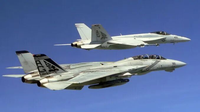 美国战斗机飞入委内瑞拉领空，无人机出现在海