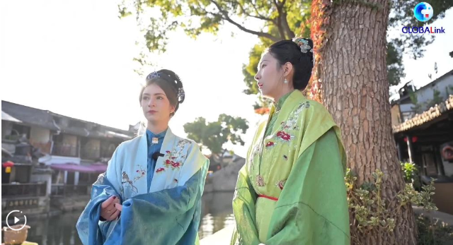 被传统包围：外国游客如何在中国古都拥抱汉服