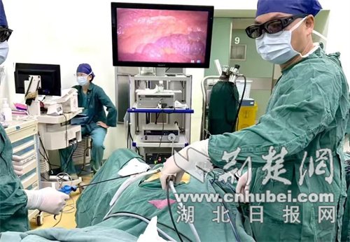 荆门市人民医院成功实施首例单孔3D腹腔镜直肠前