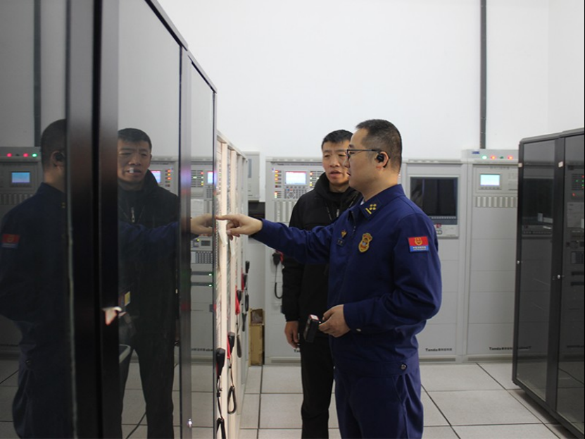 荆州市经开区开展住宅小区“消防进家,平安过冬”专项检查与宣传活动