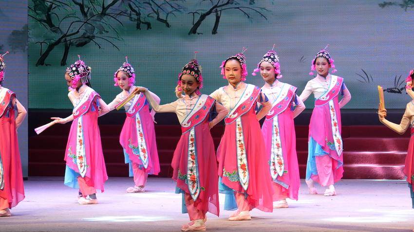 云梦：当楚剧“唱”起法治歌 普法形式“活”起来