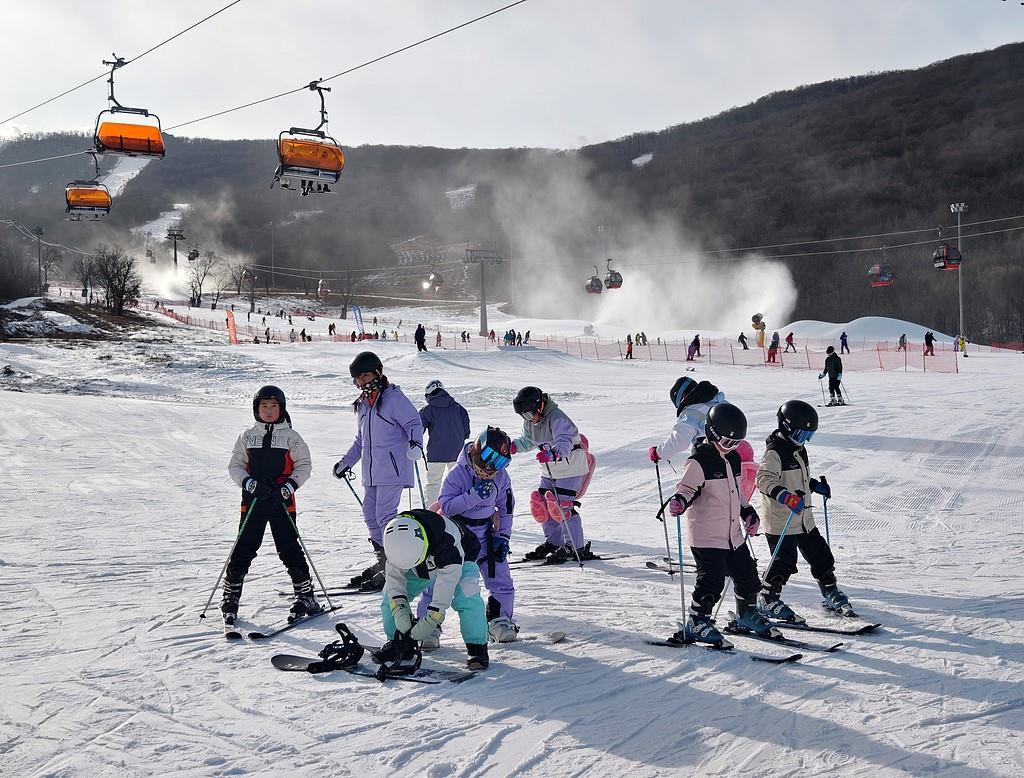 中国经济信心| “冰雪假期”引发冰雪热。我们究
