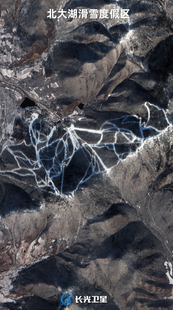 “吉林一号”卫星新闻｜60万米高空瞰吉林热雪开板
