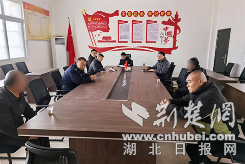 京山警方：33年邻里冤屈化解，暖心调解暖人心