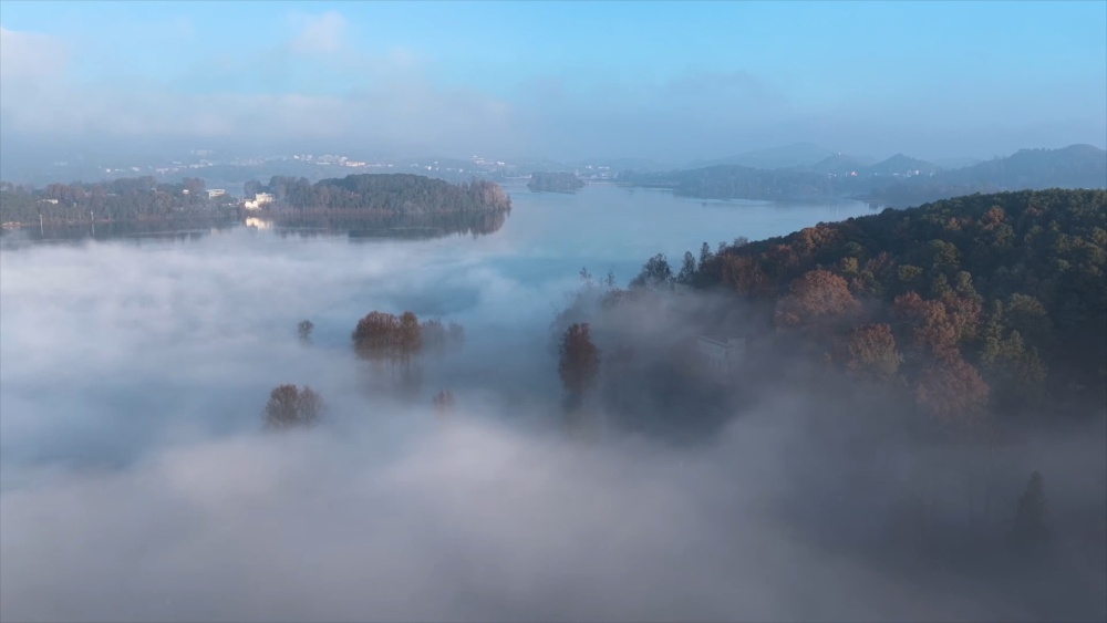 贵州威宁：云海滚滚，倒