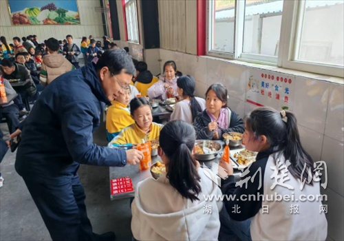 钟祥市教育局督导侨荡小学 赋能教育高质量发展