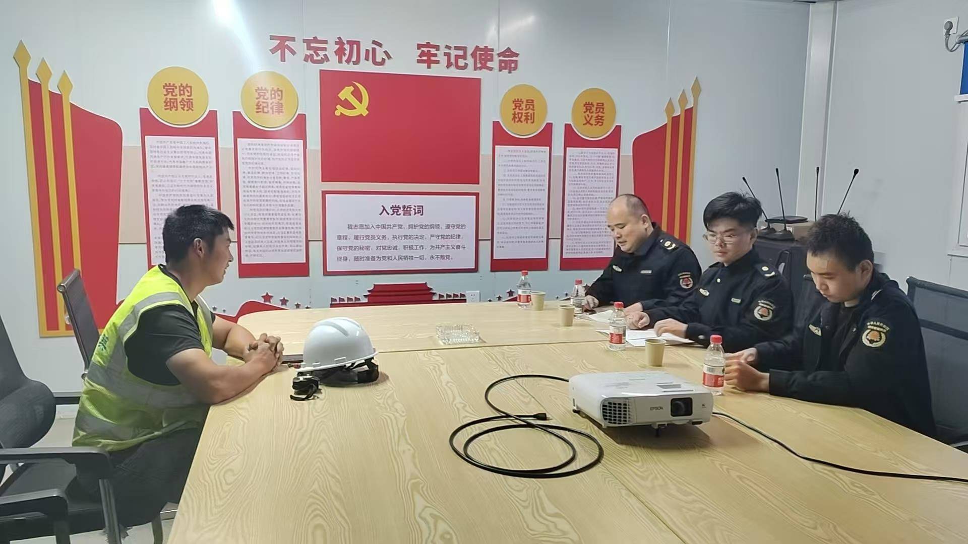 “共情执法”再升级 武汉洪山城管把矛盾变笑脸