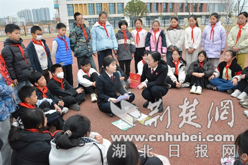 沙洋县检察院：宪法宣传进校园守护“未来”陪