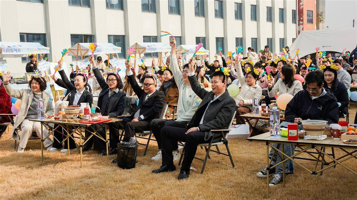 桥口旧物流园区改造成文创园区一年来，已有30多家企业入驻，实现共赢。