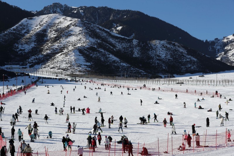 冬季到新疆来玩雪丨首个雪假撬动市场 新疆冬游迎来消费新高峰