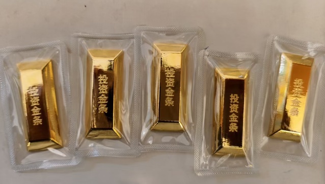 “我要花15万元买金条，送给老婆放床底下！”