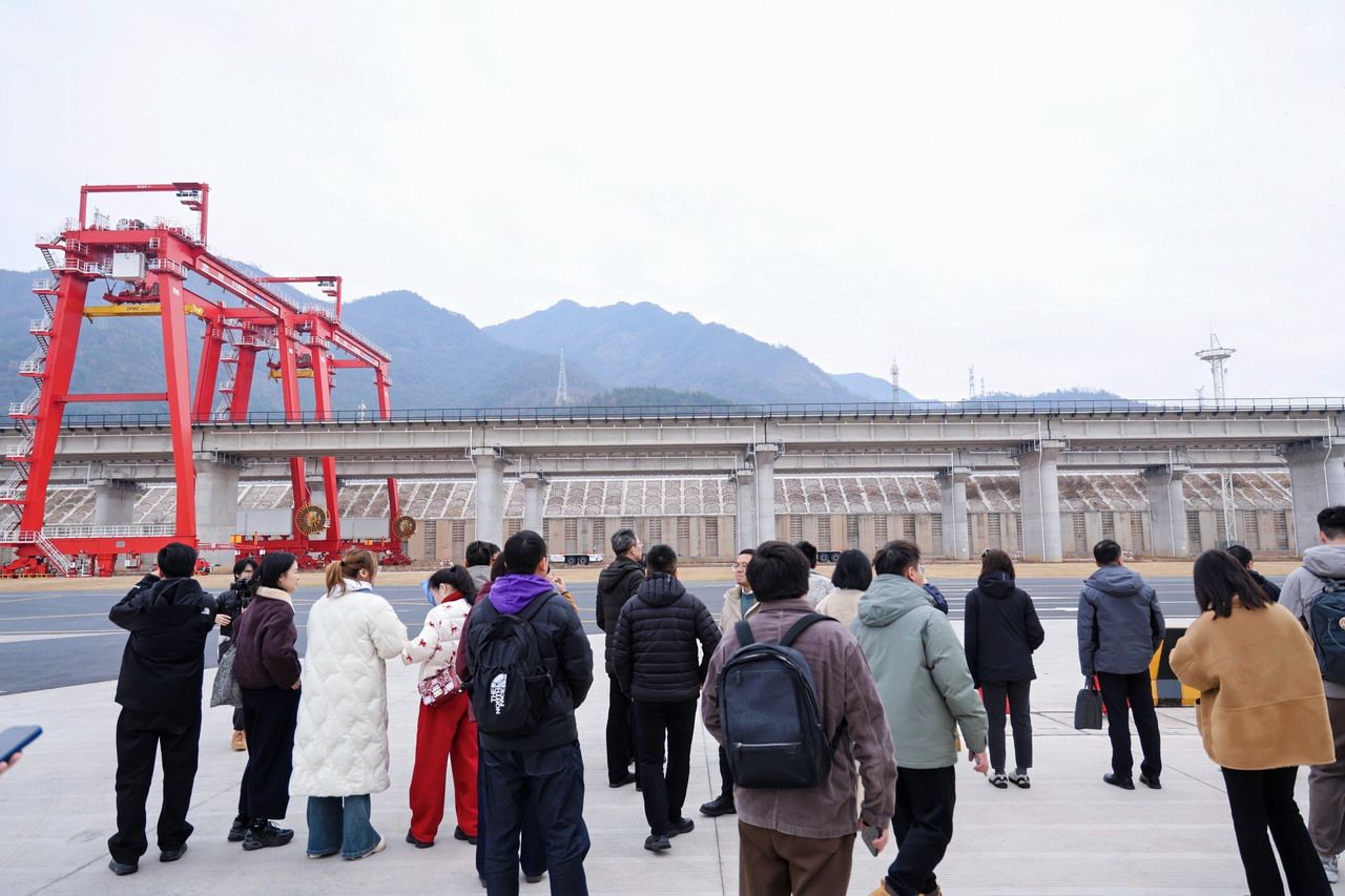  在世界超市唱响“丝路欢歌”！全国主流媒体探访春晚分会场义乌的别样年味