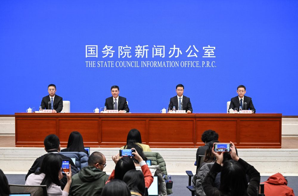 数览成绩单·2025新成就｜国资央企提质增效，新质生产力蓄能起势