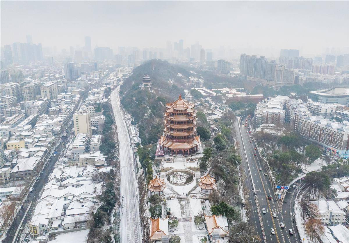 雪裹飞檐！武汉黄鹤楼的冬日限定浪漫