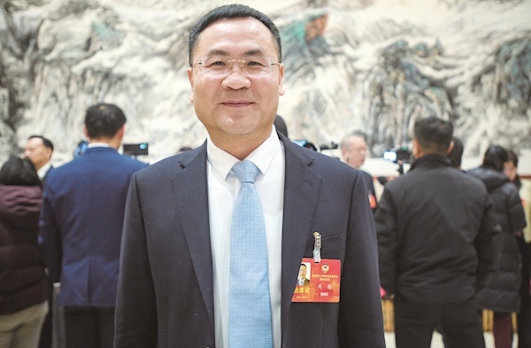 省政协委员刘萌建议 培育赛事经济  打造“楚超”品牌