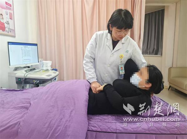 “妈妈臀”上热搜  医生：适度的“小肚腩”和臀部脂肪是健康的