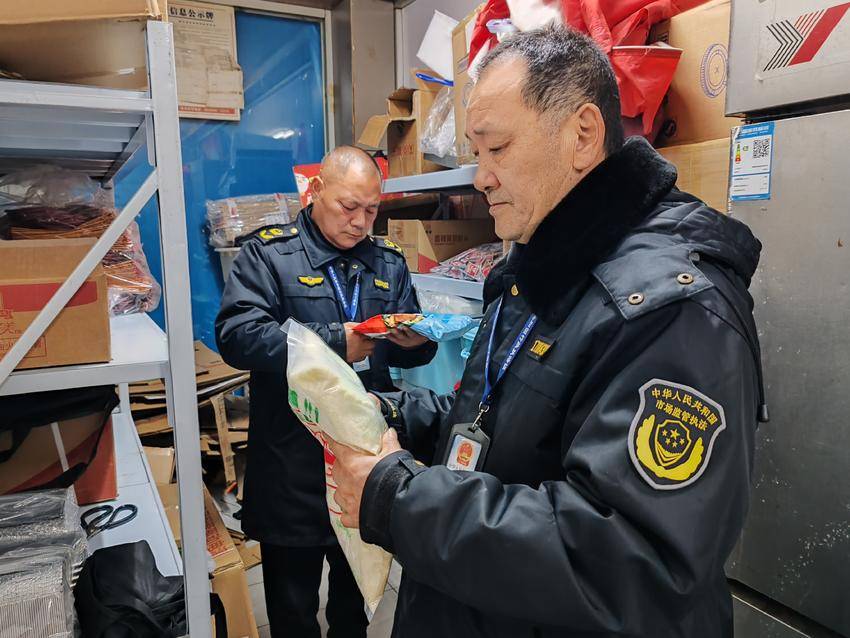  多部门联动护航春节市场 守护群众“舌尖上的年味”