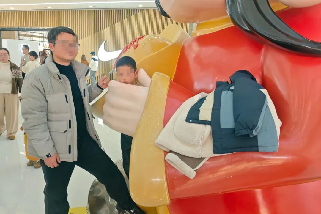  这个被“财神爷”锁定的孩子，获救了