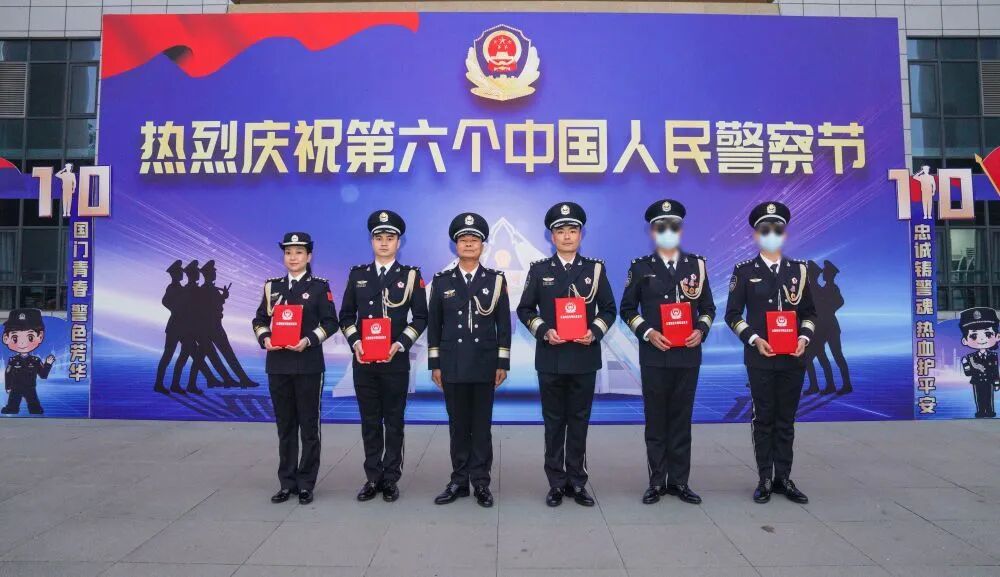今天，向不能露脸的英雄致敬！