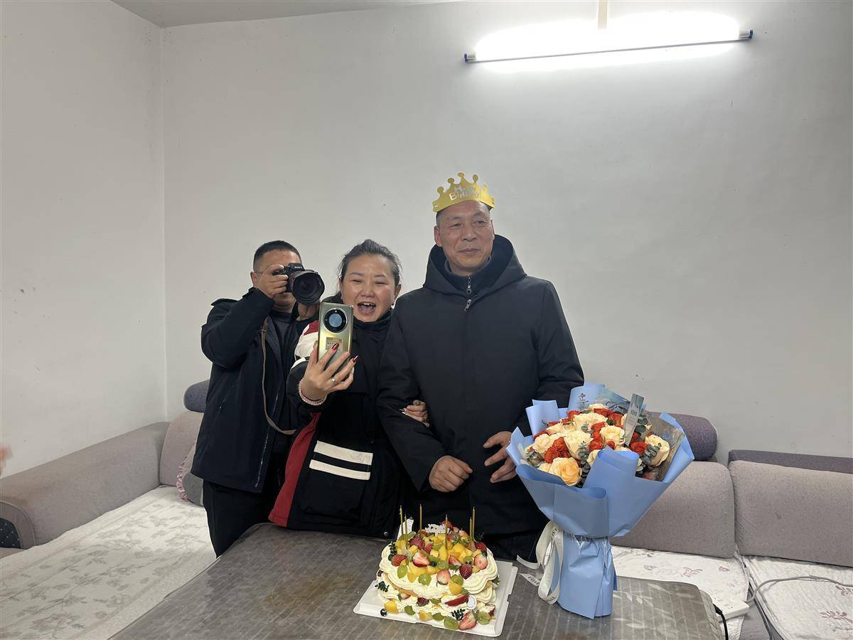 1729米的高山上过生日！全国模范退役军人谭大凡收获“最高尊崇”