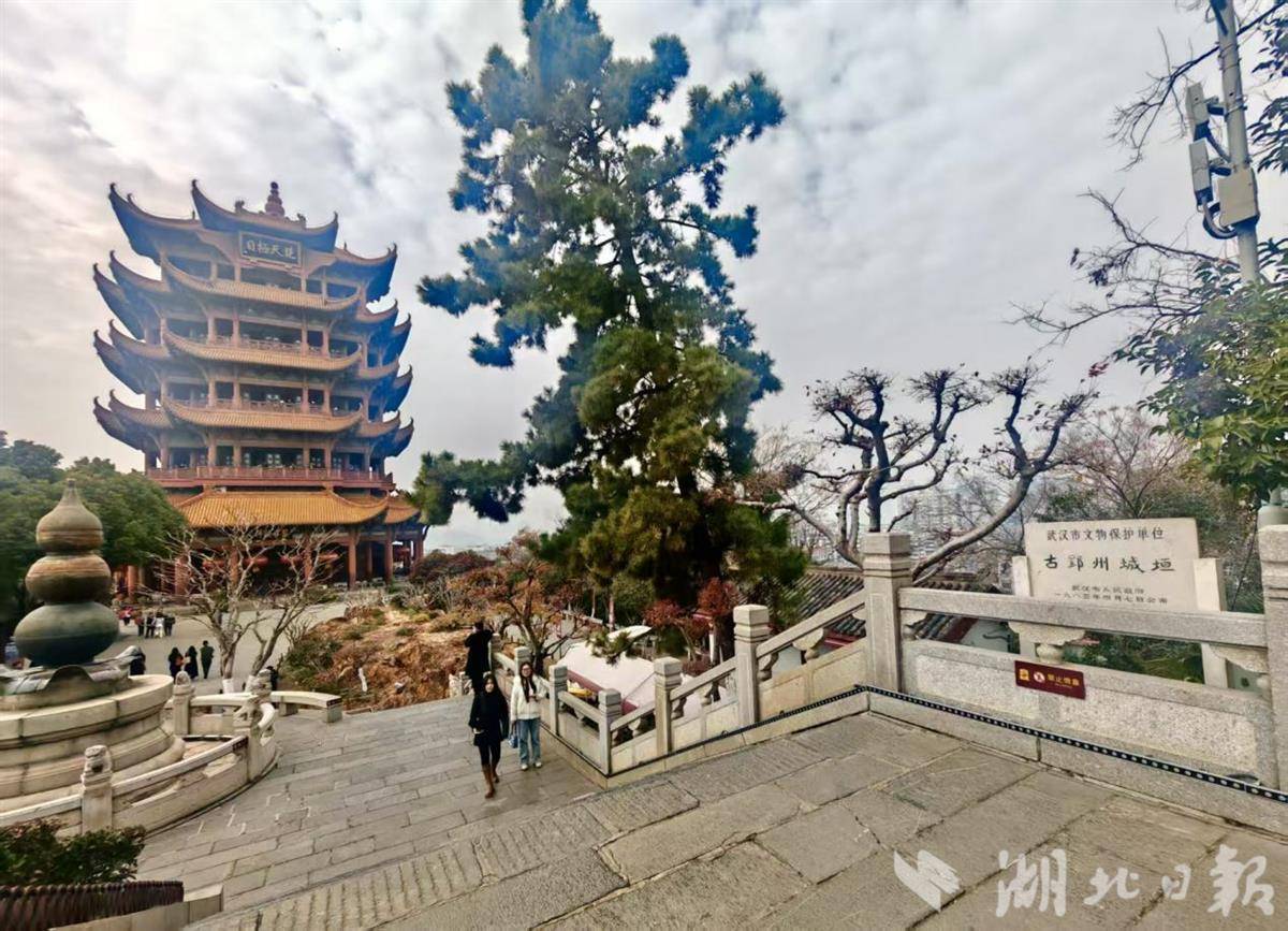 黄鹤楼旁，古郢州城垣遗址晋升为省级文物保护单位