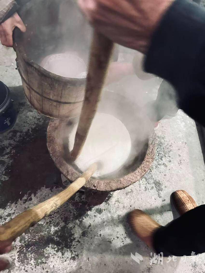大悟阳平：石臼捶响年味 糍粑黏住团圆
