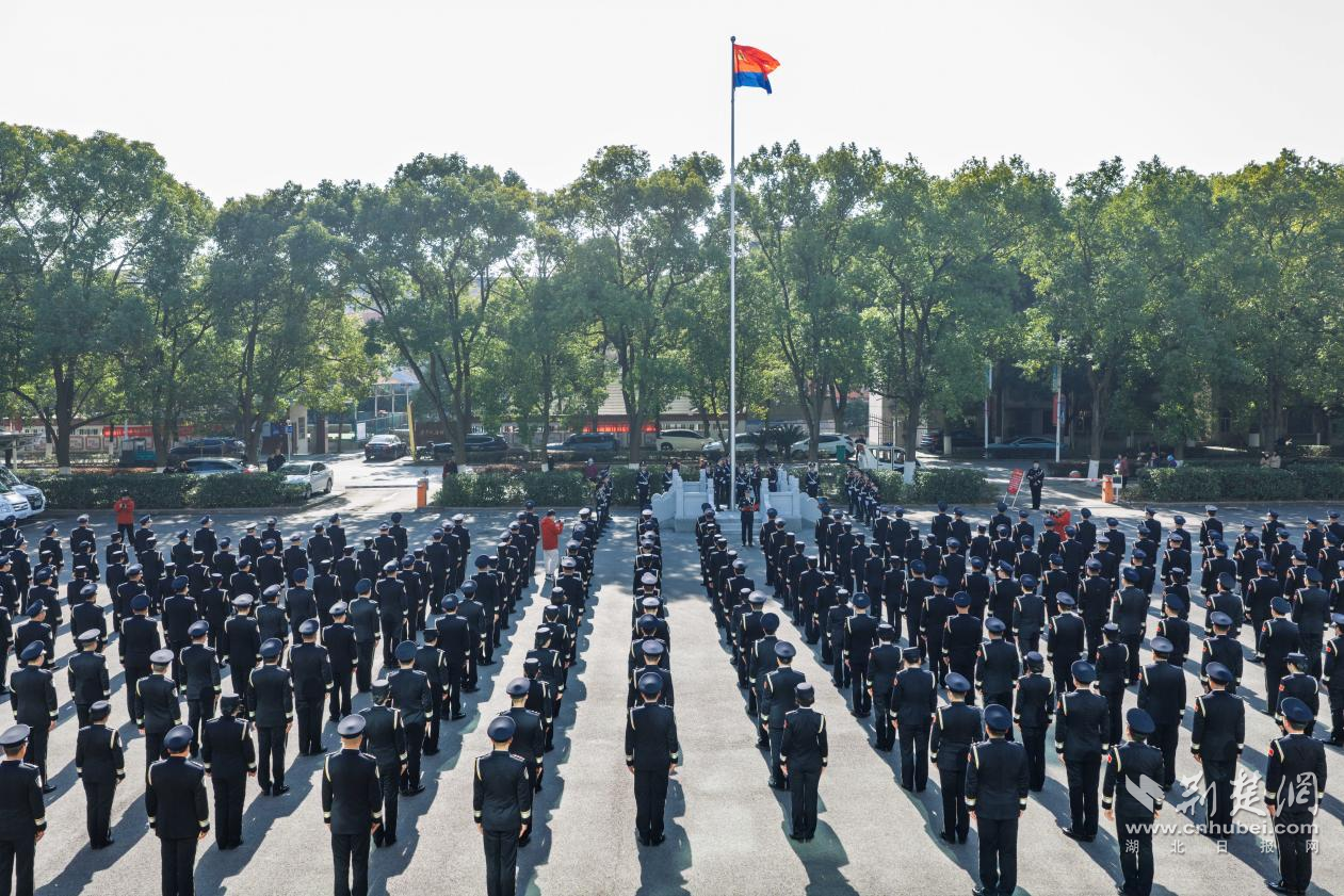  警旗耀警营  忠诚永赓续——江北监狱举办庆祝第六个中国人民警察节暨先进事迹报告会