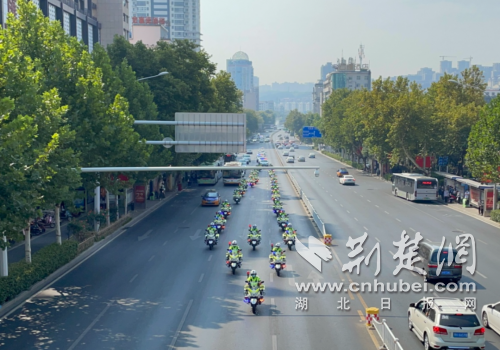 党建红映荆门路 “白杨”交管护民安