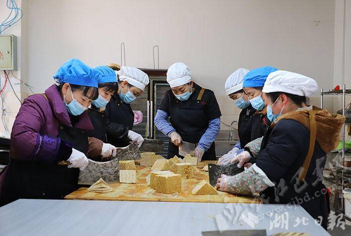  巴东：苋谷糖里的土家年味