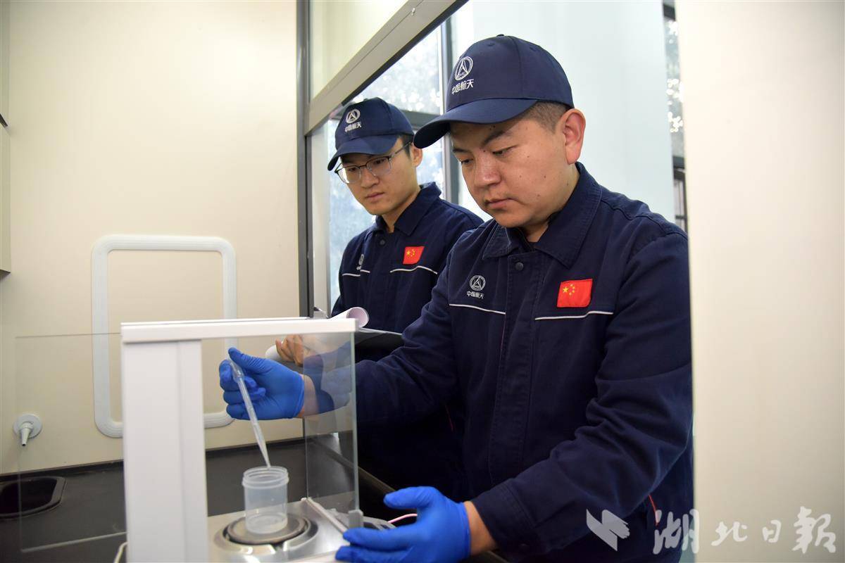 “湖北造”硬核助力神舟二十号完成任务，能在2秒内将逃逸塔带到安全区域