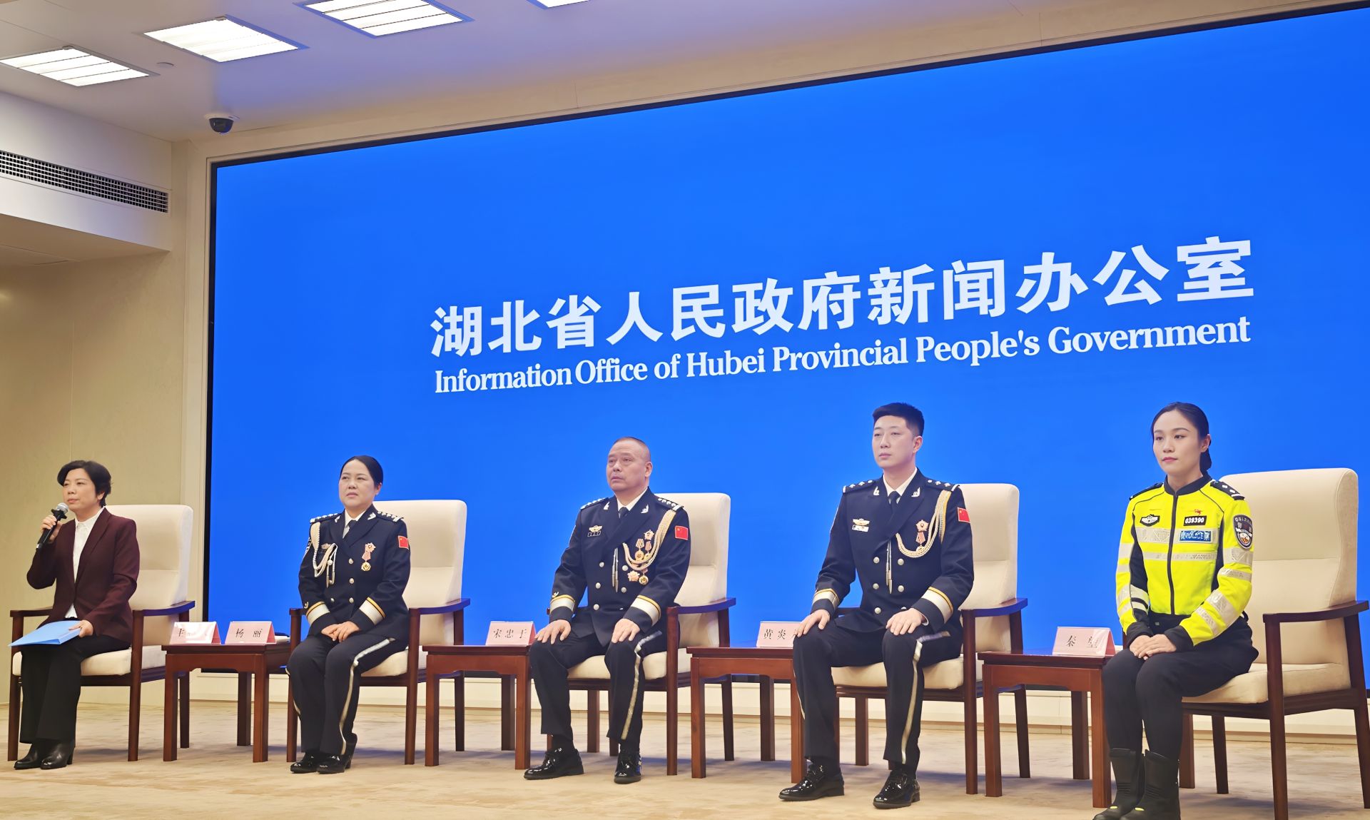 警徽熠熠映初心 实干担当见忠诚 2025“荆楚最美基层民警”揭晓