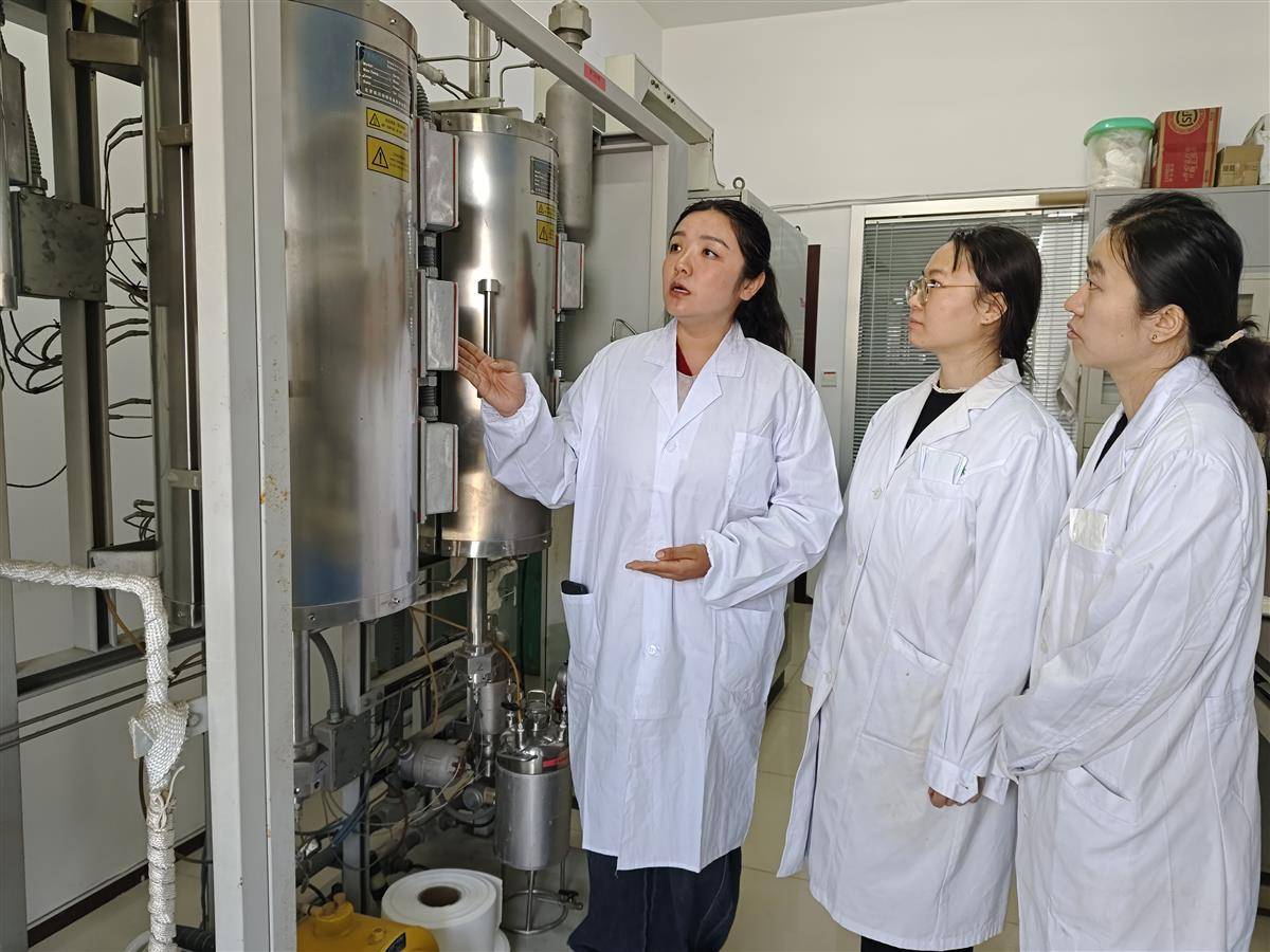  这家创新工作室，从废油里“淘金”