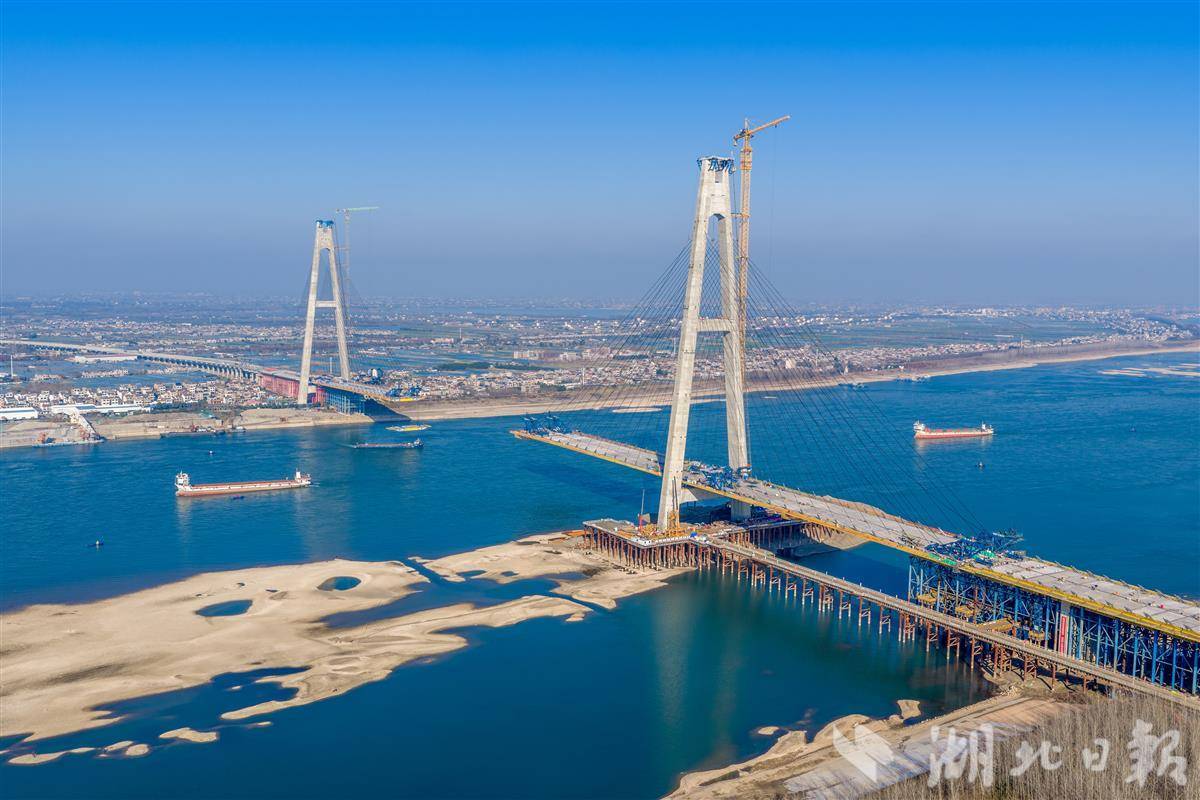 六天内钢箱梁架设完毕，资江长江大桥建设进展