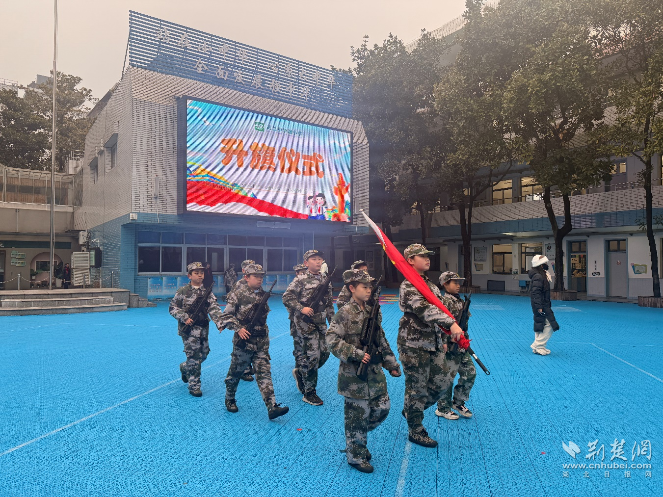 军地同心贺新春 武昌区退役军人事务局开展“同升一面旗”双拥共建主题活动