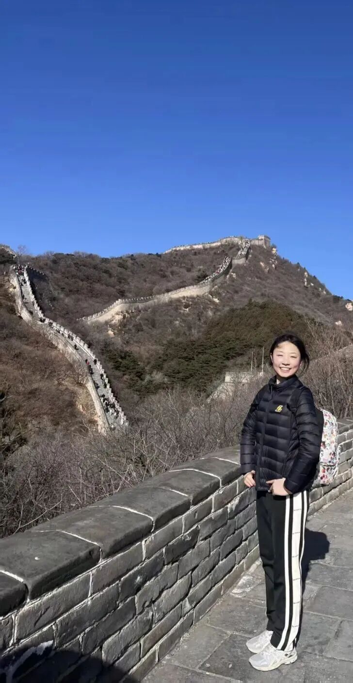 在长城上哽咽诵诗感动全网的女孩，是她！