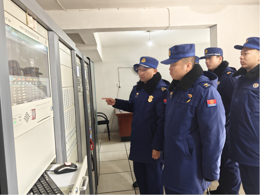 洪湖消防以实战化演练守护高层建筑消防安全