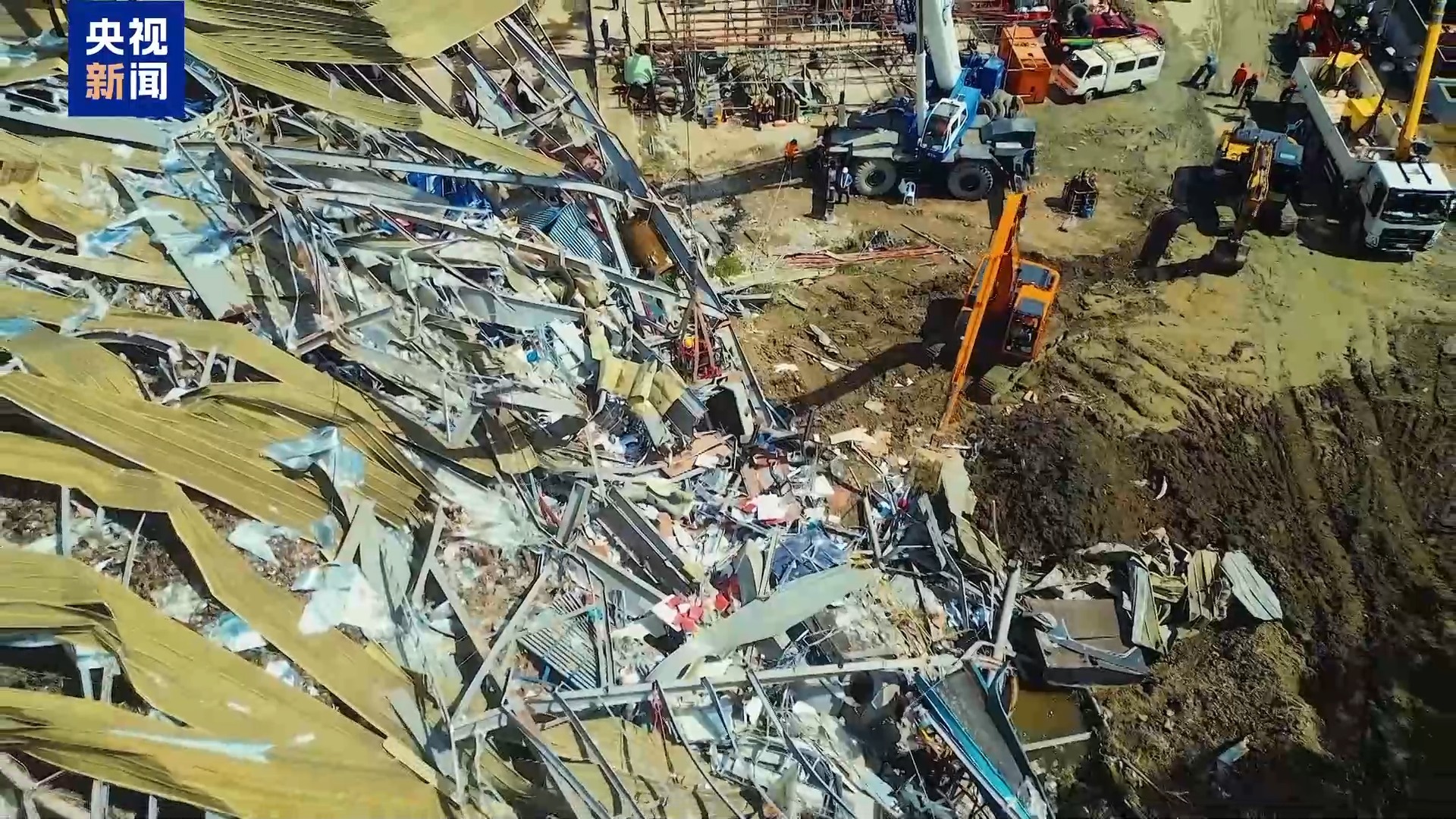 各大电视台现场直报：菲律宾一垃圾填埋