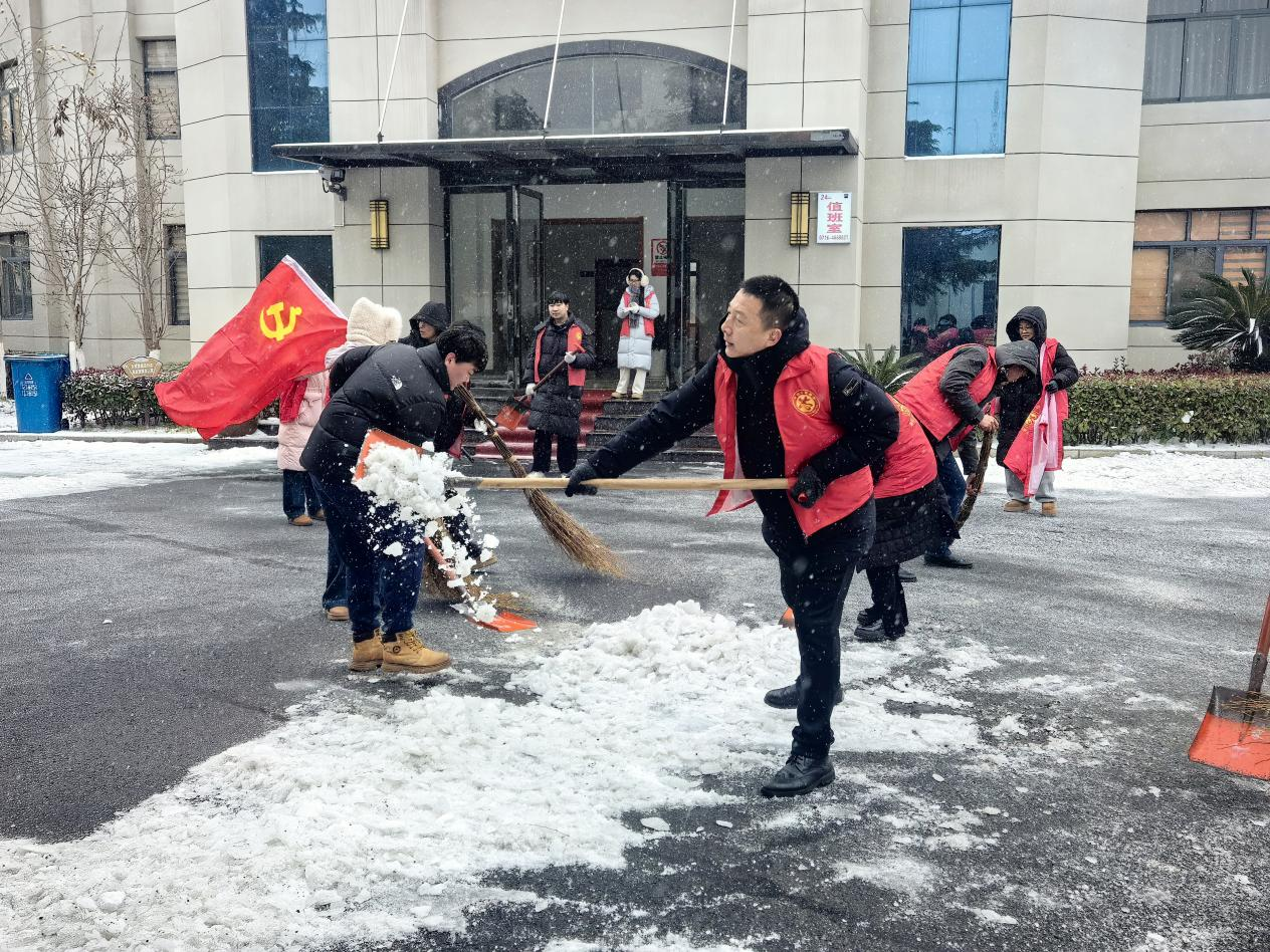 寒潮之下以“动”制“冻”，江陵“六合温度”温情守护