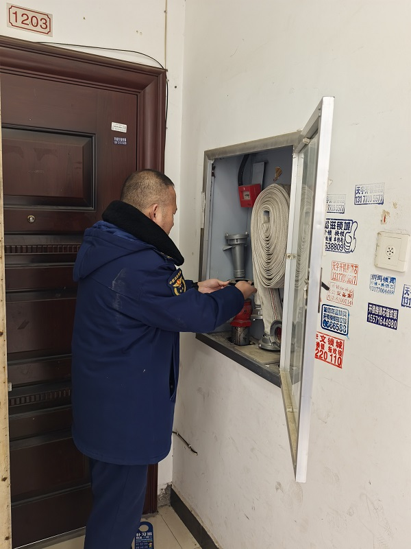 松滋消防开展高层建筑火患排查工作