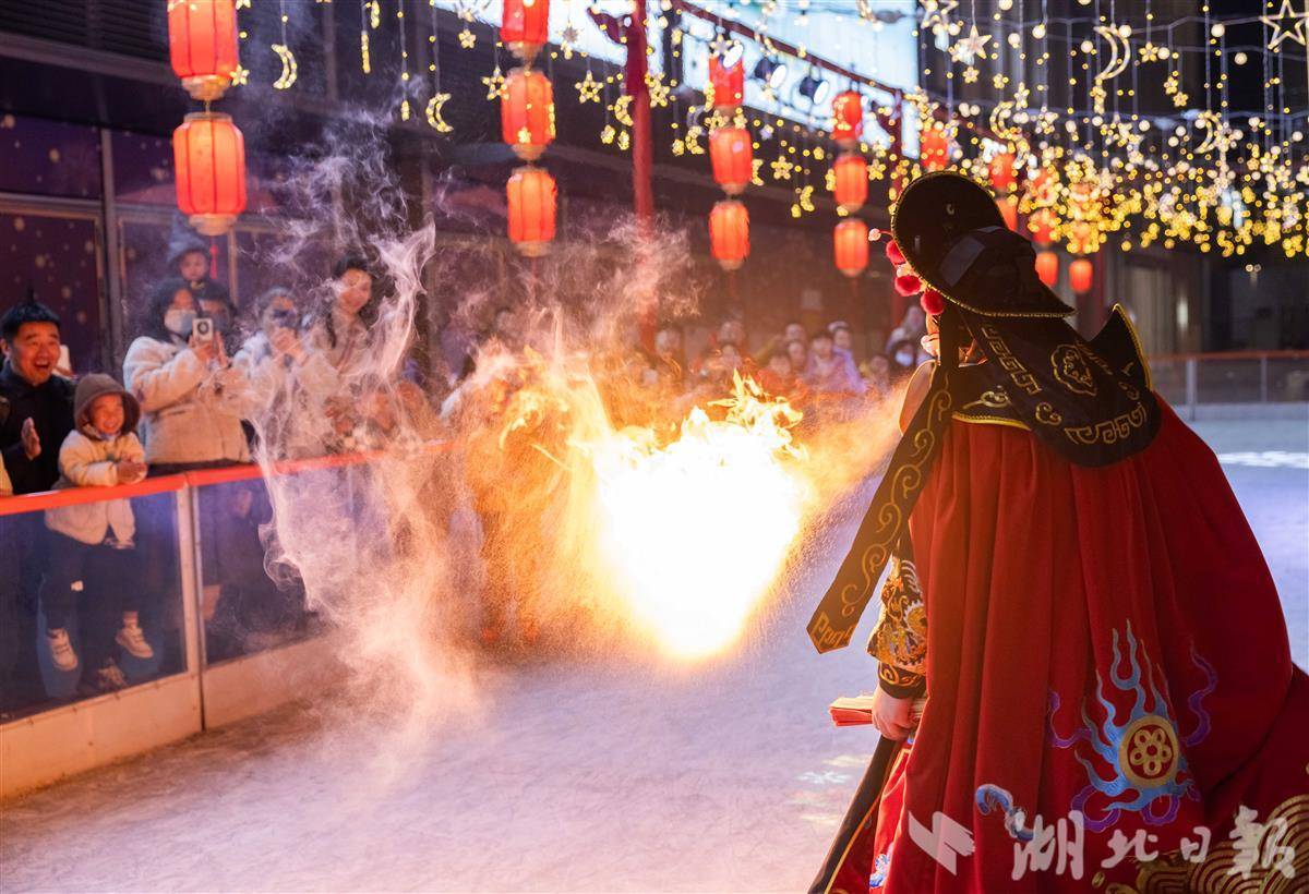 非遗化身 “消费搭子”  点亮商圈活力