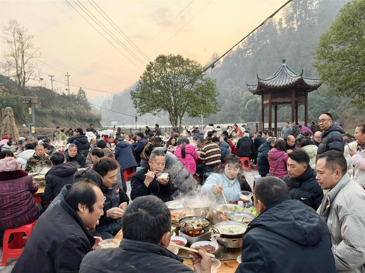  恩施观察丨村里那锅汤，为何越煮越香？