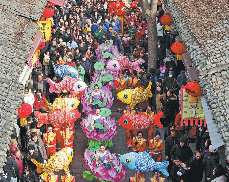 Sharp rise in domestic tourism spurs spending Data also shows growth among rural residents and short